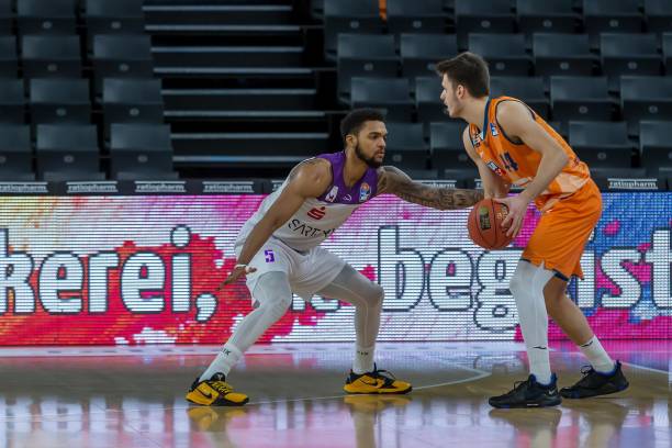 生发现其膝 生发现其膝