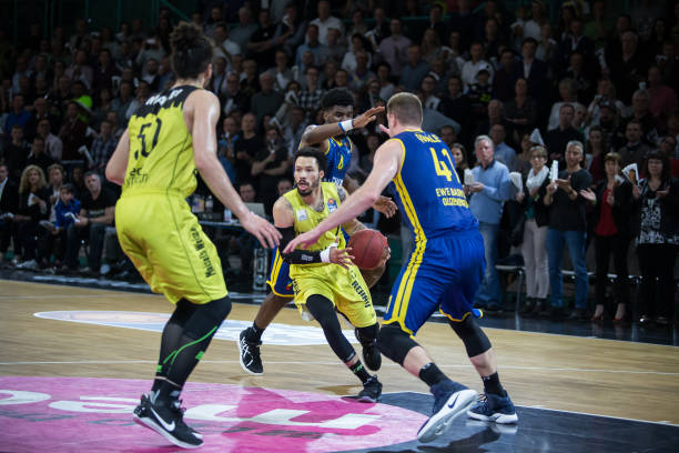 更是一场充 更是一场充